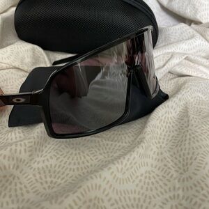 Black and Silver Oakley Sutro S Never Worn